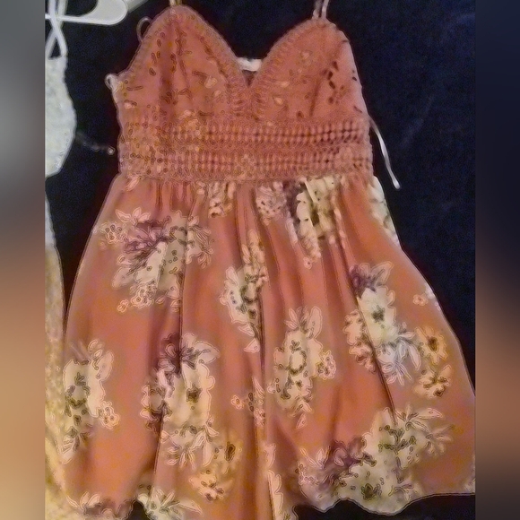 Dresses & Skirts - Floral Lace Romper